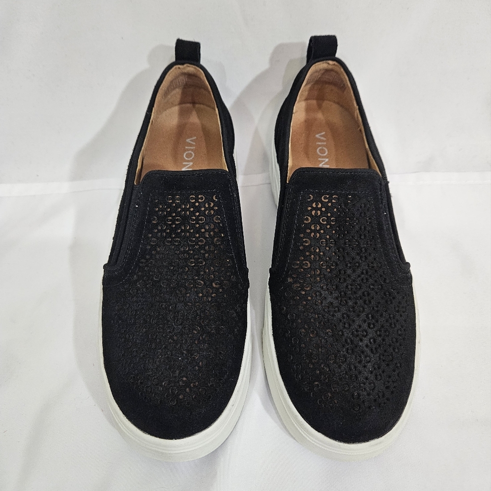 Vionic Kimmie black Perforated slip on sneakers women's size 5